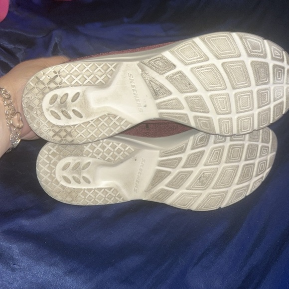 🌟Skechers Sneakers in burgundy, Comfortable Lifestyle Shoes - Picture 7 of 7